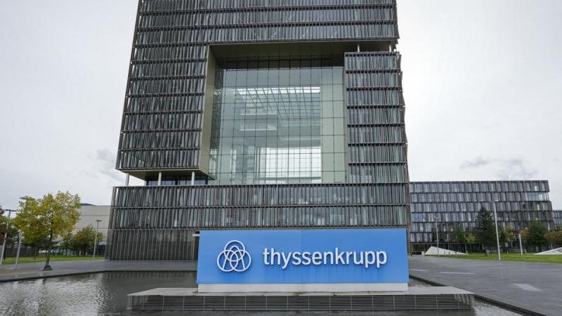 A Thyssenkrupp acélgyártó óriásvállalat bejelentette, hogy jelentős létszámcsökkentésre készül, melynek keretében legalább 5000 munkavállalótól válik meg. A döntés hátterében a vállalat piaci helyzetének átalakulása és a globális gazdasági kihívások állna