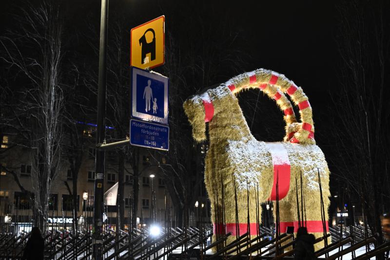 Úgy fest, hogy a svéd karácsonyi szalmakecske megússza az idei esztendőt!