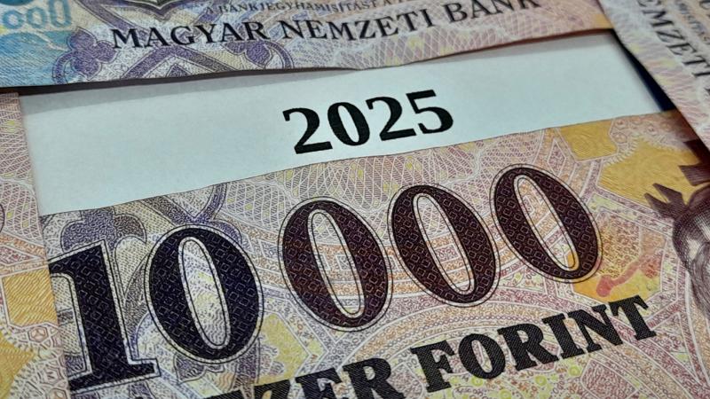 A forint ugyan erősödött, de még mindig a mélypontok közelében áll a lengyel zlotyval összehasonlítva.