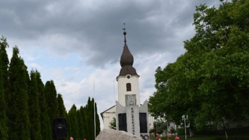 Kék: a szabolcsi falu, melynek neve a zöldellő táj szívéből fakad | Színekben gazdag vidék