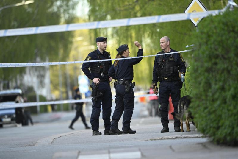 Egy svéd fodrászszalonban tragikus lövöldözés történt, amelynek következtében hárman életüket vesztették.