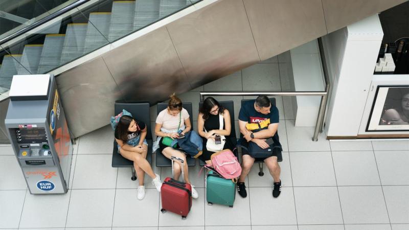 Mennyibe kerülhet idén nyáron a családi nyaralás repülővel? | 24.hu