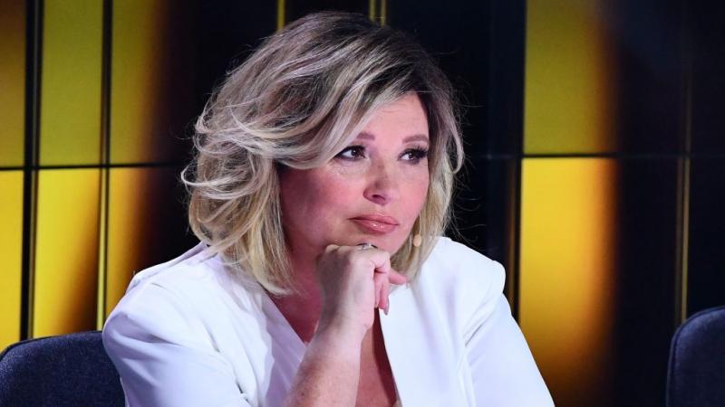 Liptai Claudia számára Gesztesi Károly elvesztése egy fájdalmas esemény, amelyet nehezen tud feldolgozni. Az élet e váratlan fordulata mély nyomot hagyott benne, és a gyász érzései még mindig intenzíven jelen vannak az életében.