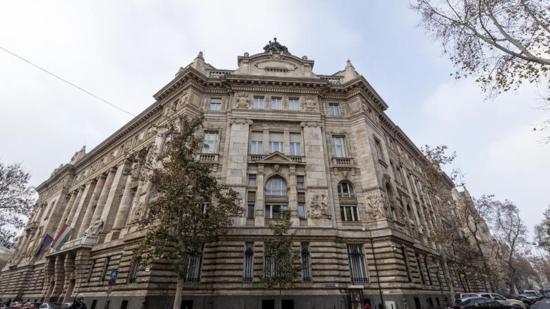 10%-os önerő: Az első lakásvásárlásra készülő fiatalok sikerrel pályáztak, miközben a hitelkockázatok stabilak maradtak.