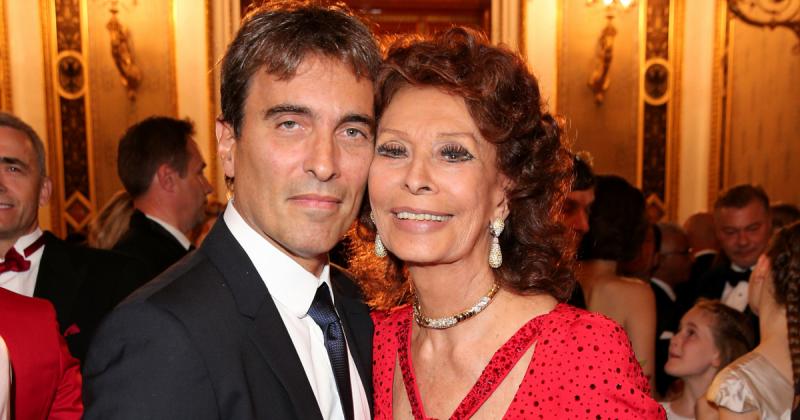 Sophia Loren fia és gyönyörű menyasszonya boldogan ölelik egymást: magyar feleségével már jó ideje nem élnek együtt.