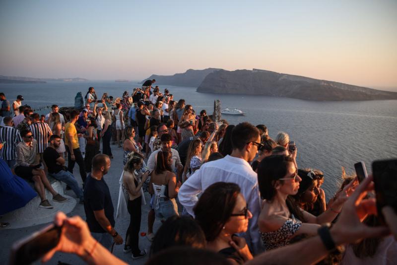 Tavaly a 10 milliós Görögországot lenyűgöző 36 millió látogató kereste fel, ami a turisták áradatát tükrözi a festői tájak és a gazdag kultúra iránti vonzalomnak.