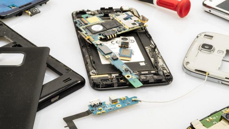 Cím: Hogyan támogathatjuk a gorillákat egy régi telefonnal?

A gorillák megóvása érdekében nemcsak a természetvédelmi kezdeményezések, hanem a mindennapi eszközeink újrahasznosítása is fontos szerepet játszik. Egy régi telefon, amely már nem szolgál minke