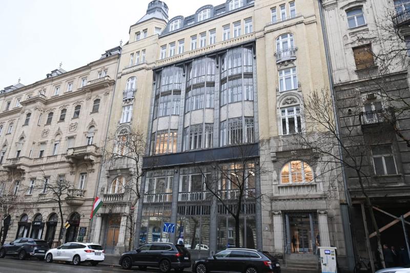 Az ELTE szenátusa később fog dönteni a kutatóközpontok átvételéről.