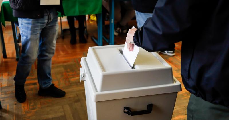 Gárdonyban új képviselők választása várható a lemondott fideszes politikusok helyére.