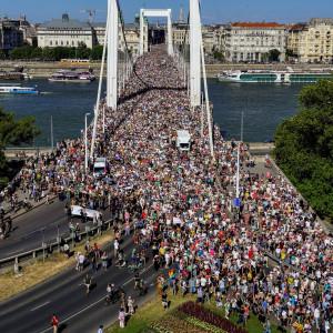 Az IDEA kutatása alapján a magyar lakosság körülbelül fele támogatja a Pride rendezvények lebonyolítását.