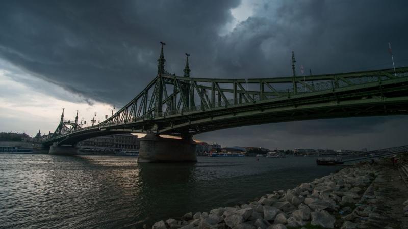 Szombaton várható egy komoly időjárási front, ezért érdemes időben felkészülni, hogy elkerülhessük a lehetséges károkat.
