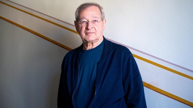A német Érdemesek rendjének 17 Nobel-díjas tagja van, és most Nádas érkezése új színt hoz a körbe.