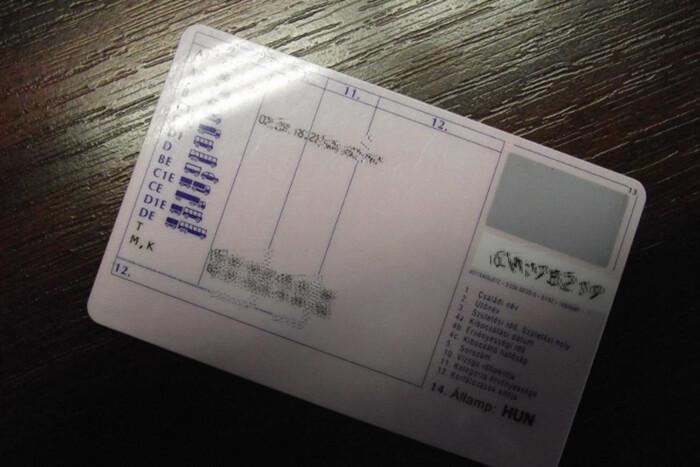 Sokan talán nem is sejtik, de bizonyos egészségügyi problémák miatt könnyedén elveszíthetik a jogosítványukat.
