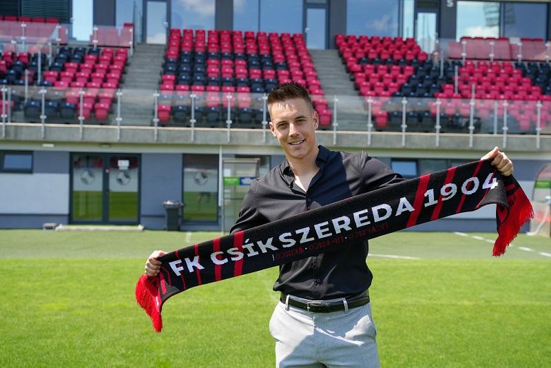 Szuperliga: Pászka Lóránd, a kézdiszentkereszti tehetség, új kihívások elé néz, miután aláírta szerződését az FK Csíkszeredával.