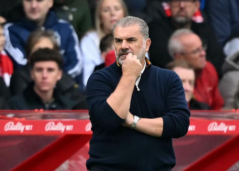 Alig zárult le a nyolcadik olyan mérkőzés, amelyen nem tudta győzni csapatát, máris megváltak tőle Postecoglu vezetőedzőként.