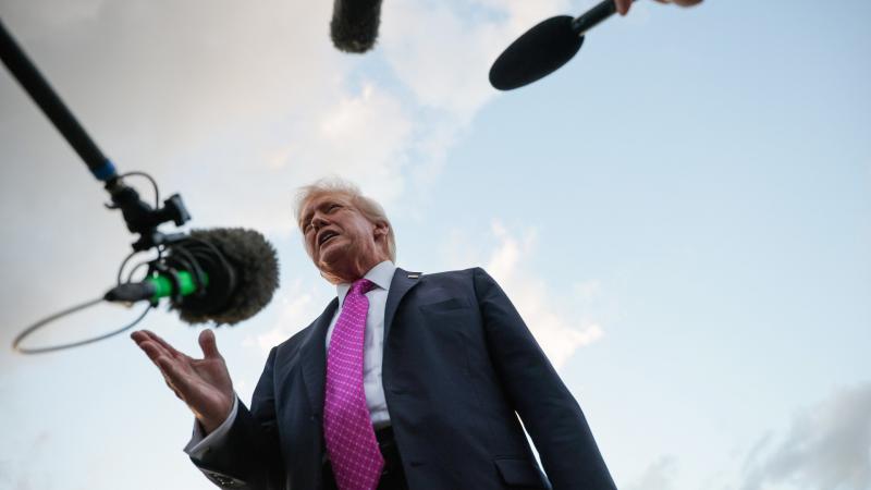 Ez nem fog tetszeni Kijevnek: Trump bejelentette, milyen irányt vesz az amerikai fegyverszállítás.