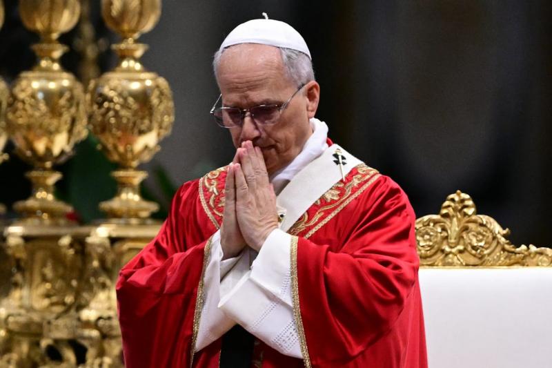 Leó pápa személyesen kereste fel az egyházon belüli szexuális bántalmazások áldozatait, hogy meghallgassa történeteiket és kifejezze együttérzését.