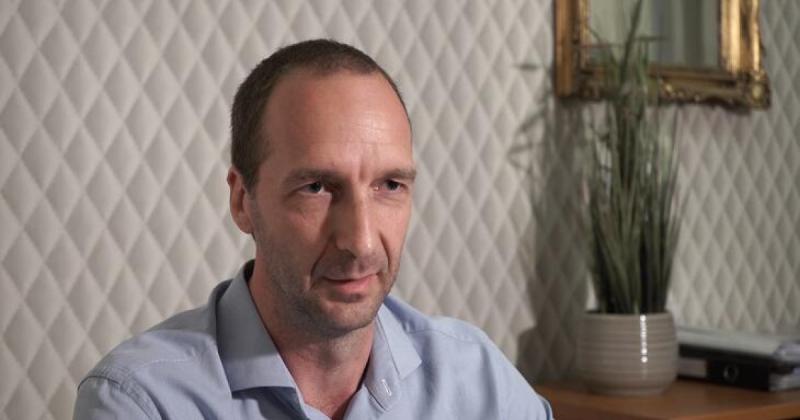 Milyen lépéseket kellene tenni a nyugdíjak terén? Ezt a fontos kérdést Oszkó Péterrel részletesen megvitatjuk a Klasszis Klub Live esemény keretein belül. Csatlakozz hozzánk, és ismerd meg a lehetséges megoldásokat és jövőbeli kilátásokat!