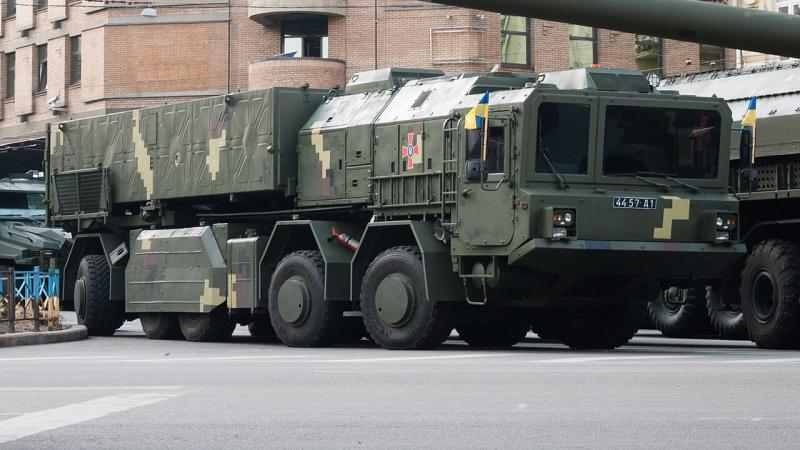 Fokozódó belpolitikai feszültségek Ukrajnában: Háborús környezetben részleges fegyverexport lehetősége merül fel.