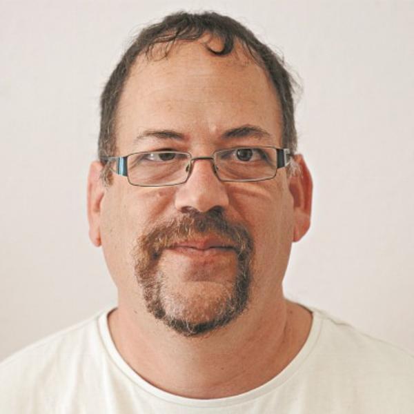 Mozart-rajongók: Zenei élmények keresői

A Mozart-rajongók közé tartozó emberek nem csupán a híres zeneszerző műveit hallgatják, hanem mélyen elmerülnek a zene világában, felfedezve annak minden árnyalatát és szépségét. Számukra a klasszikus zene nem csup